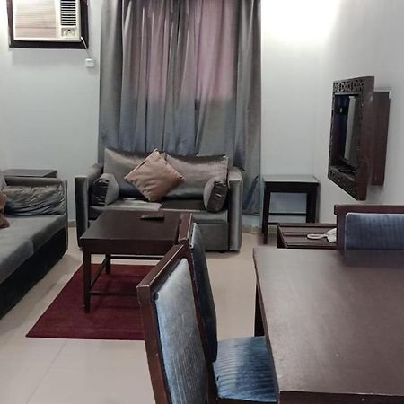 In Taibah Aparthotel Медина Екстериор снимка