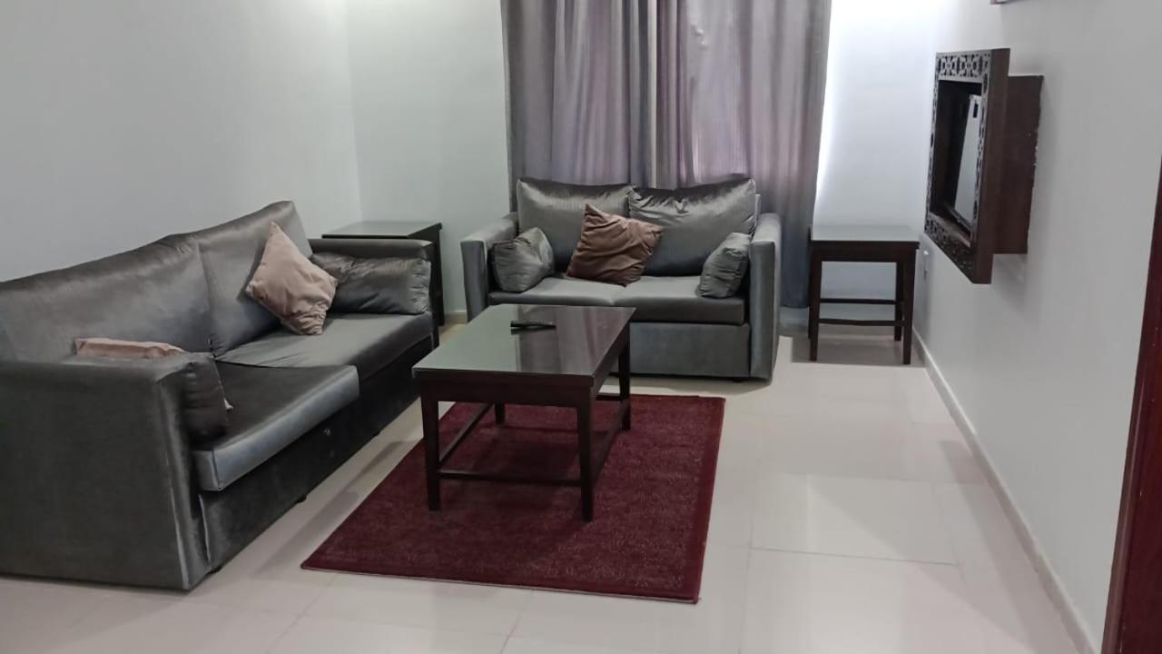 In Taibah Aparthotel Медина Екстериор снимка