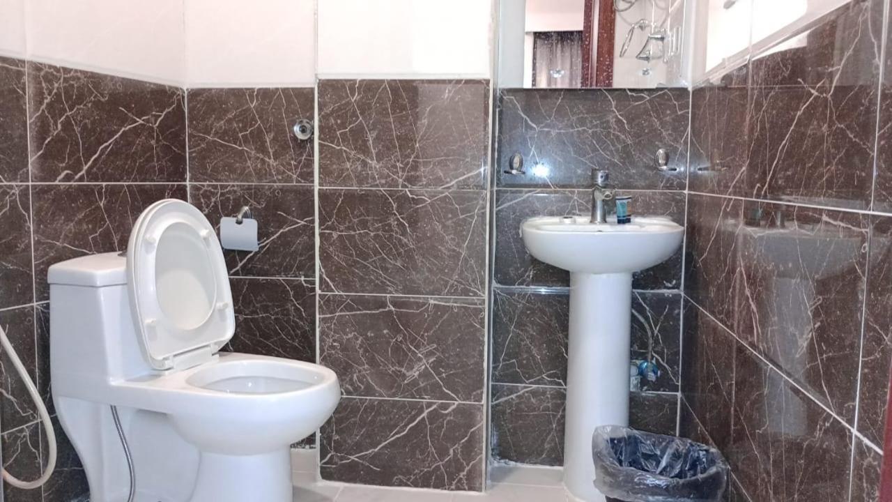In Taibah Aparthotel Медина Екстериор снимка