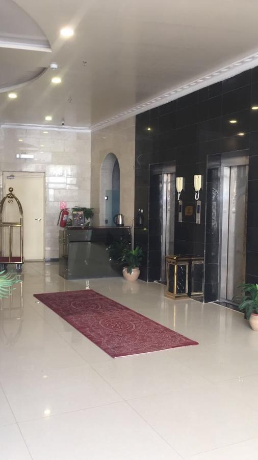 In Taibah Aparthotel Медина Екстериор снимка